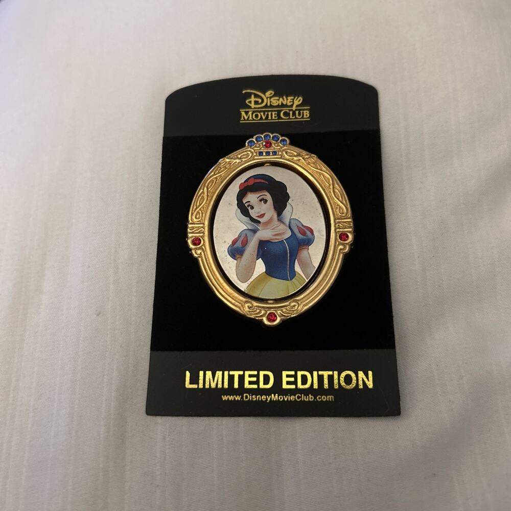 Disney Pin Movie Club Exclusive 32 Snow White / Queen Mirror Spinner